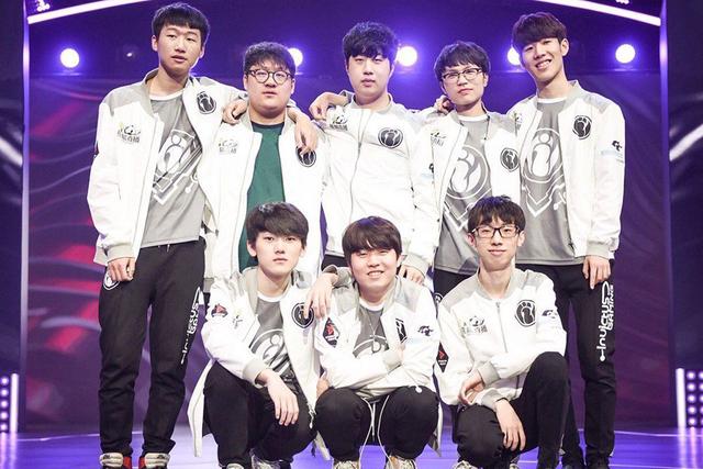 勇士想以手 勇士想以手